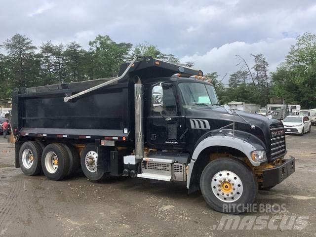 Mack GU713 傾卸式卡車