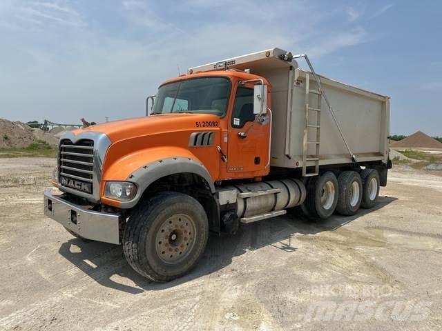 Mack GU713 傾卸式卡車