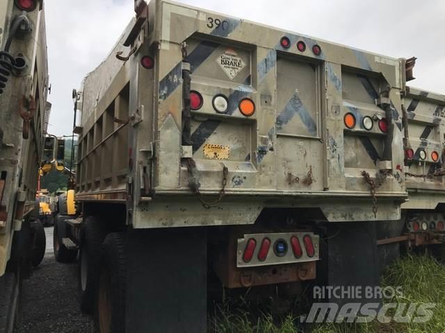 Mack GU713 傾卸式卡車