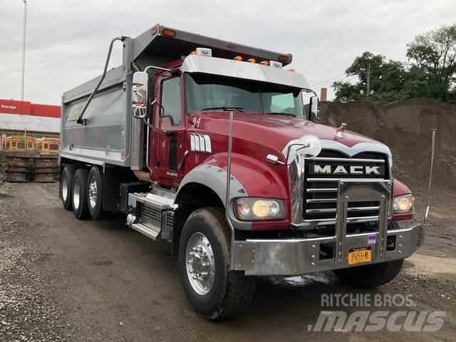 Mack GU713 傾卸式卡車