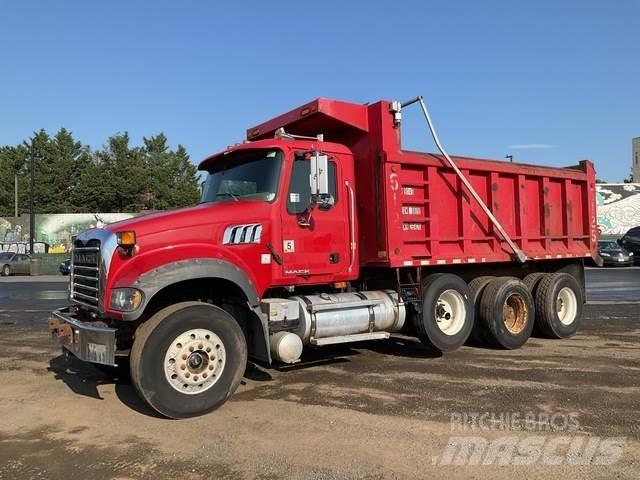 Mack GU713 傾卸式卡車