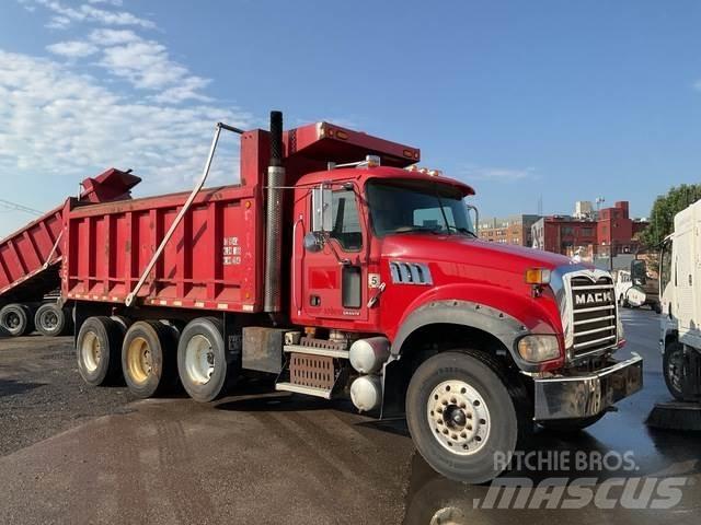 Mack GU713 傾卸式卡車