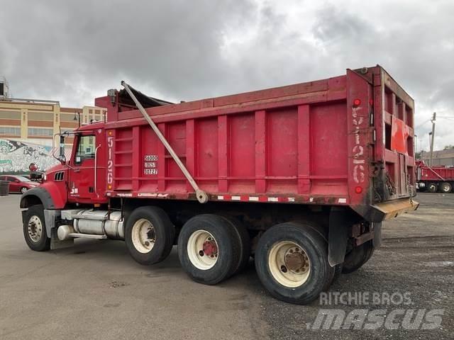 Mack GU713 傾卸式卡車