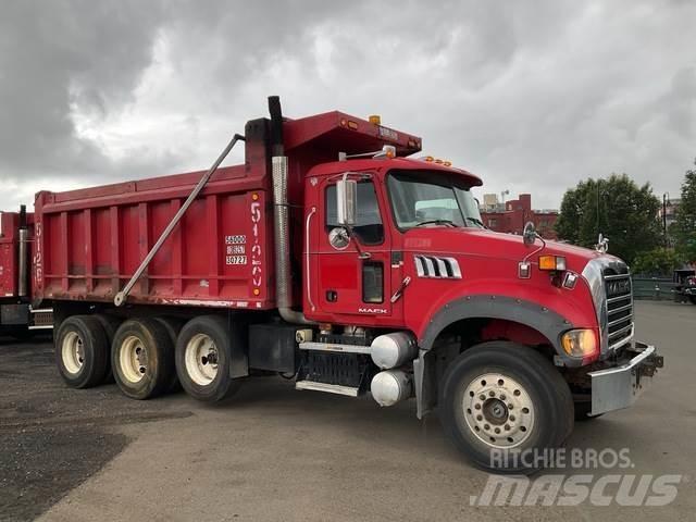 Mack GU713 傾卸式卡車