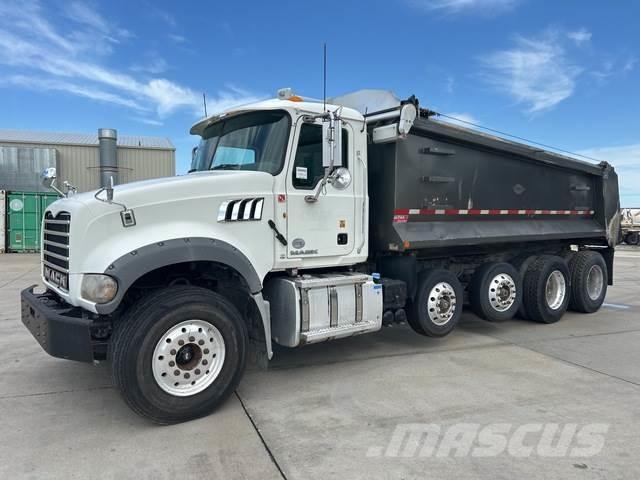 Mack GU713 傾卸式卡車