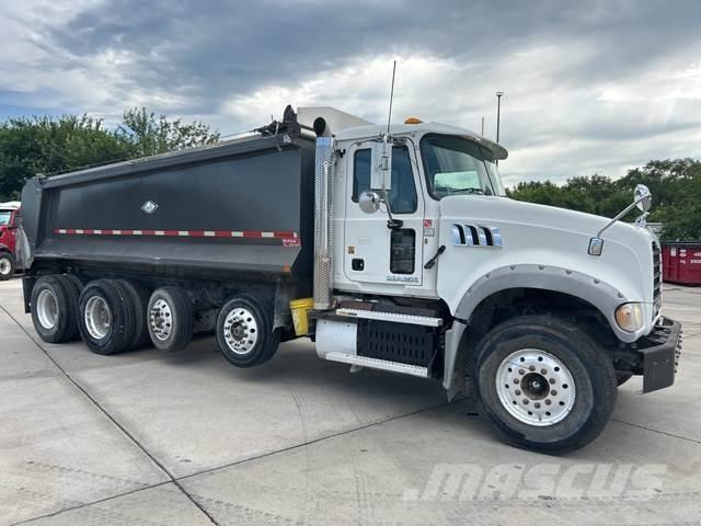 Mack GU713 傾卸式卡車