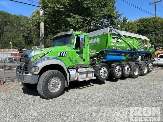 Mack GU713 碎石混凝土機械