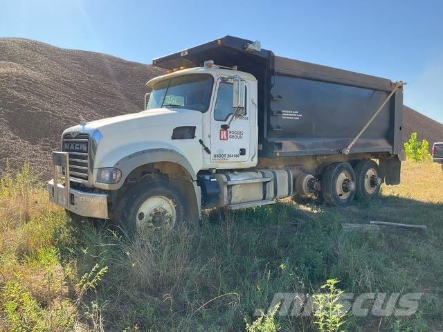 Mack GU713 傾卸式卡車