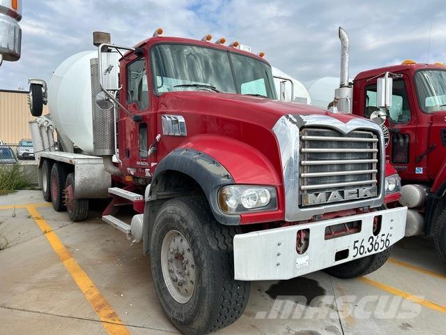 Mack GU713 其他貨車