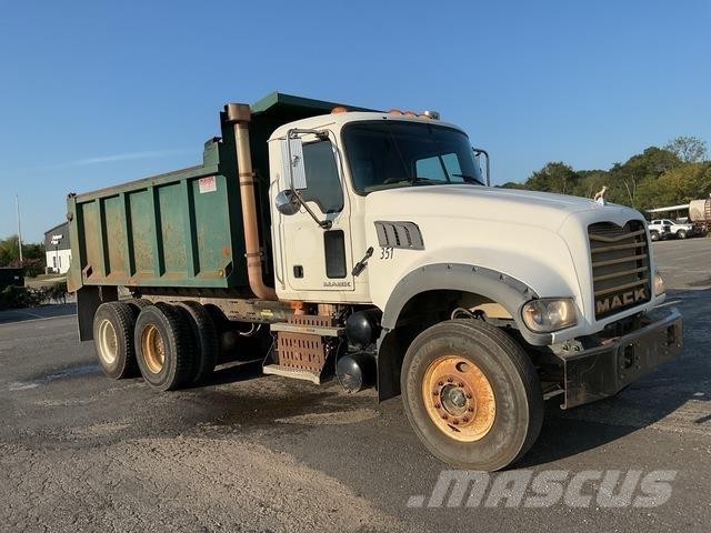 Mack GU713 傾卸式卡車