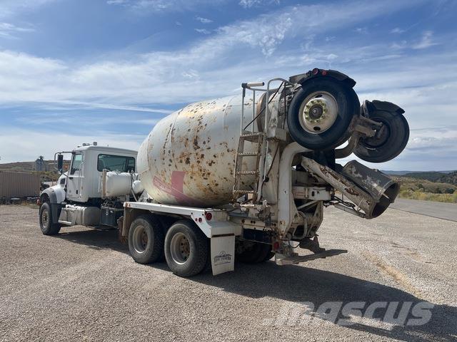 Mack GU713 其他貨車