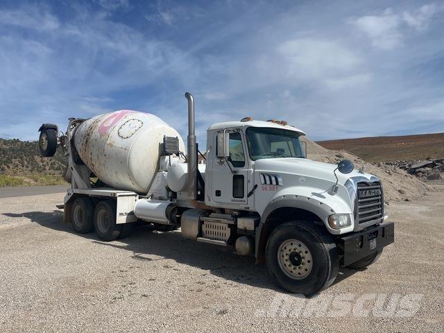 Mack GU713 其他貨車