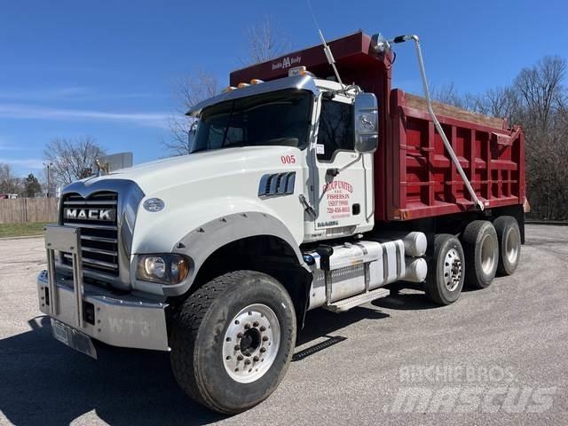 Mack GU714 傾卸式卡車