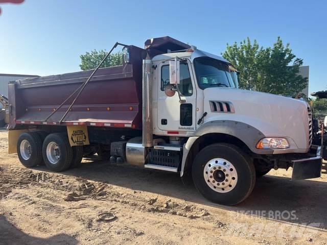 Mack GU813 傾卸式卡車