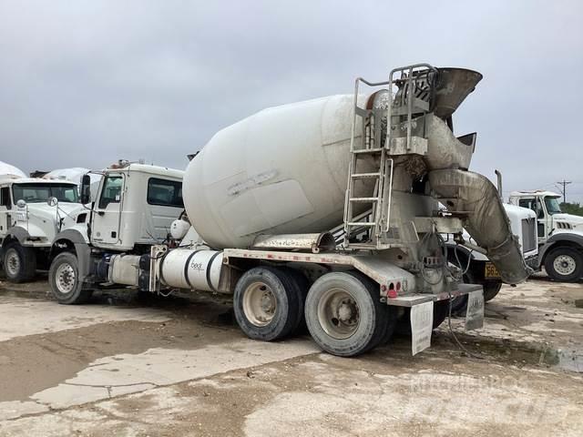Mack GU813 其他貨車
