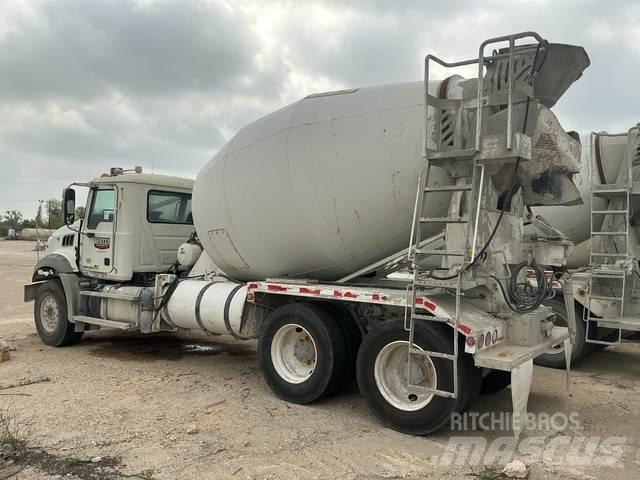 Mack GU813 其他貨車