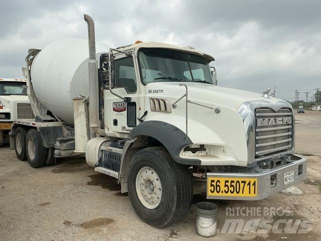 Mack GU813 其他貨車