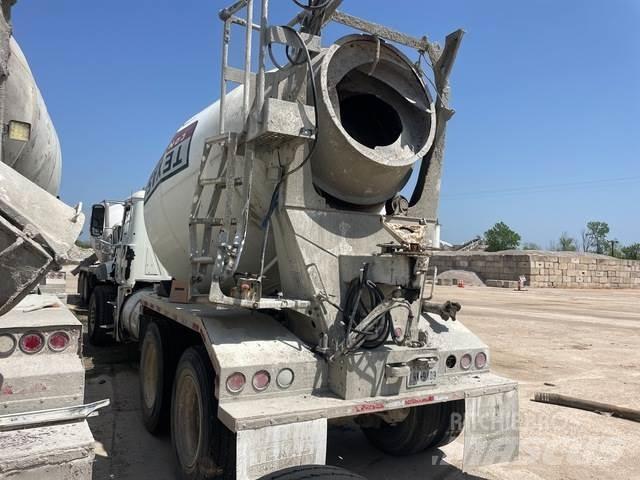 Mack GU813 其他貨車