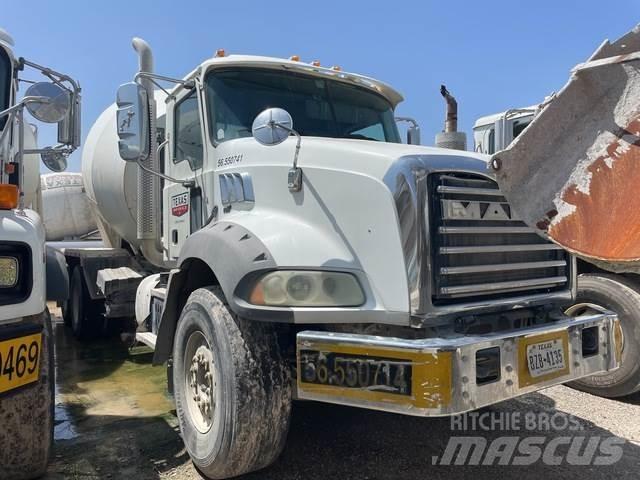 Mack GU813 其他貨車