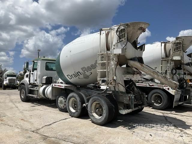 Mack GU813 其他貨車