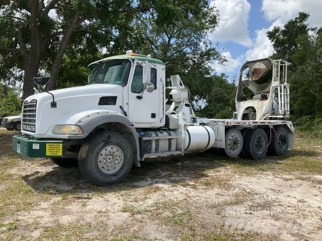 Mack GU813 其他貨車