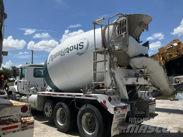 Mack GU813 其他貨車