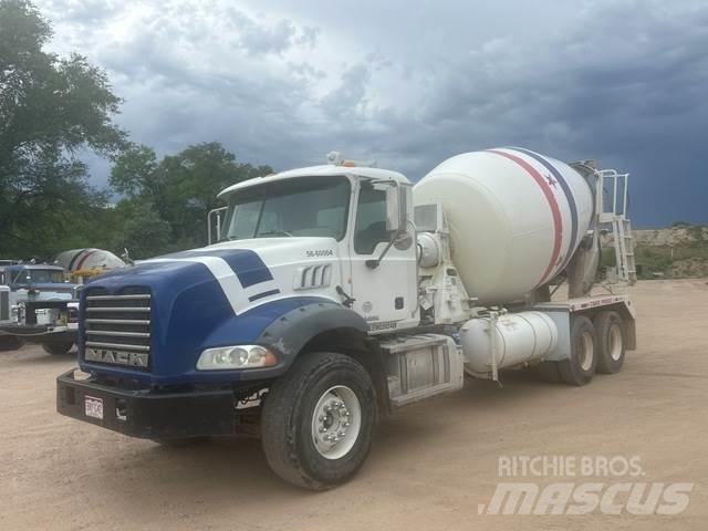 Mack GU813 其他貨車