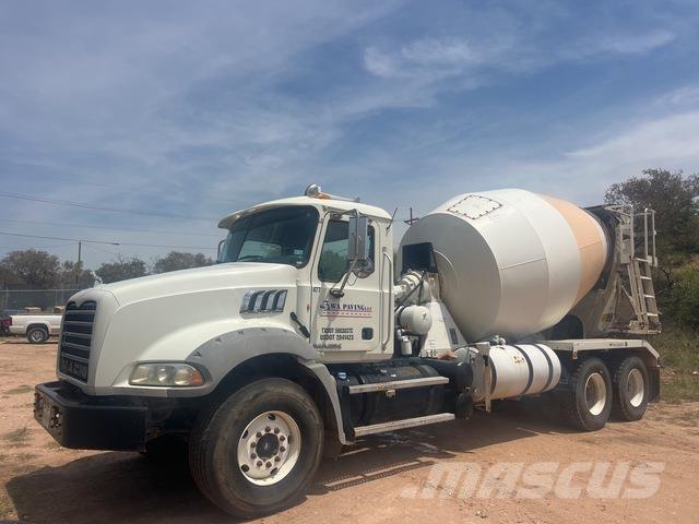 Mack GU813 其他貨車