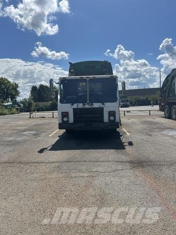 Mack LE613 垃圾車