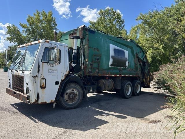 Mack LE613 垃圾車