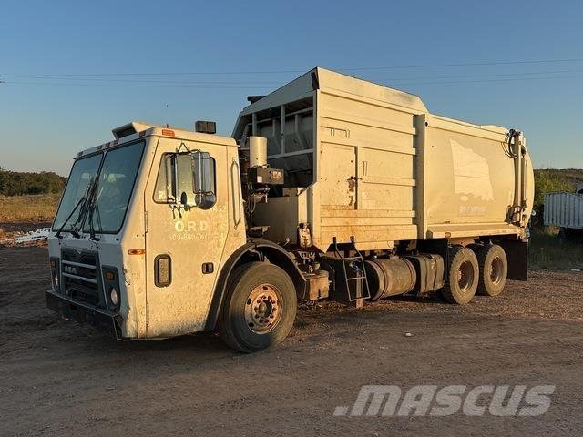 Mack LEU613 垃圾車