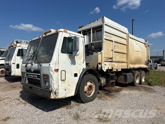 Mack LEU613 垃圾車