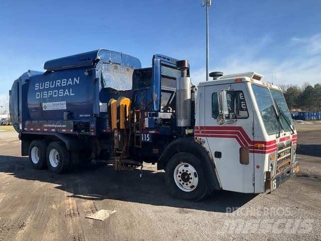 Mack LEU633 垃圾車