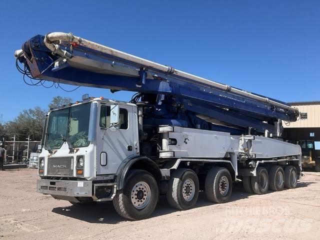 Mack MR688S 混凝土泵浦