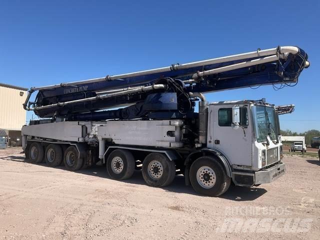 Mack MR688S 混凝土泵浦