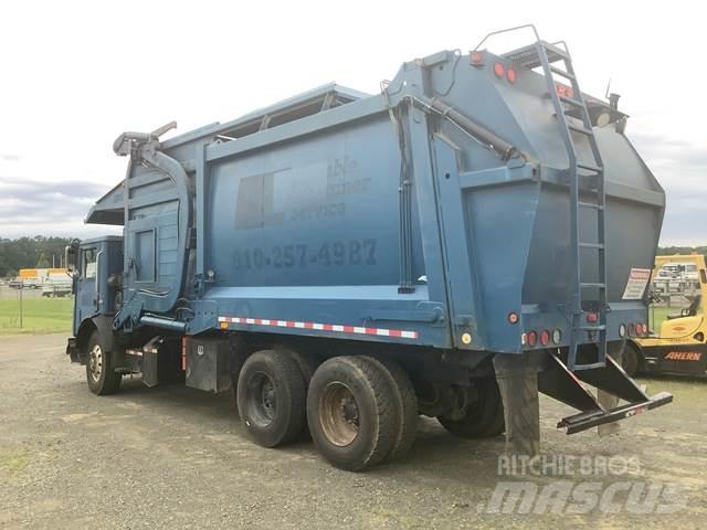 Mack MR688S 垃圾車