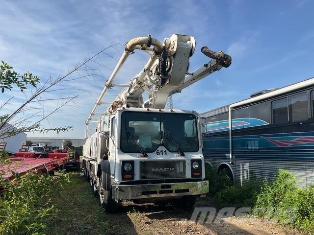 Mack MR688S 混凝土泵浦