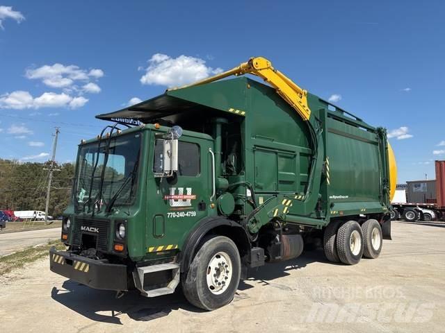 Mack MR690S 垃圾車