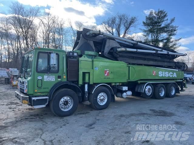 Mack MRU613 混凝土泵浦