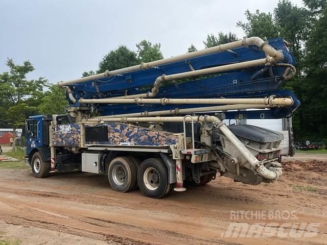Mack MRU613 混凝土泵浦