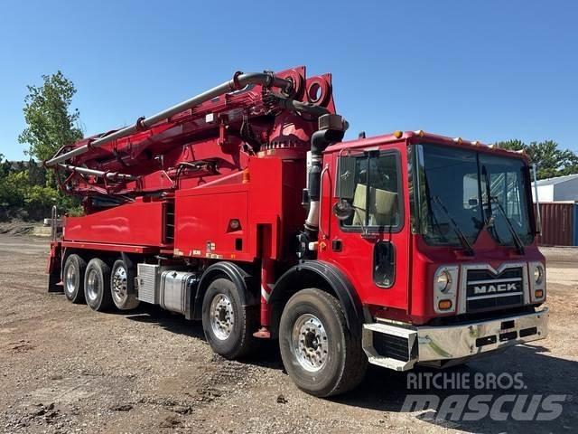 Mack MRU613 混凝土泵浦