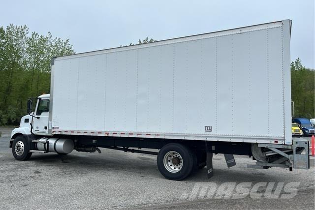 Mack MS642 貨箱式卡車