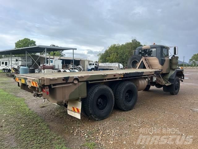 Mack R686T 平板式/側卸式卡車