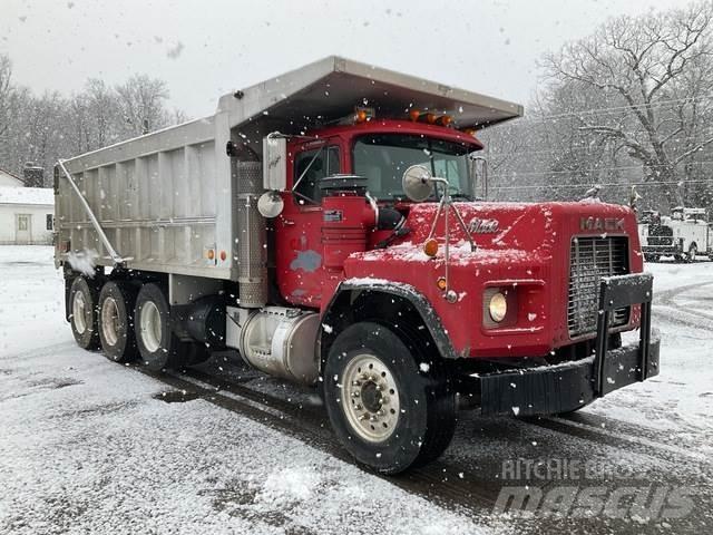 Mack RB688S 傾卸式卡車