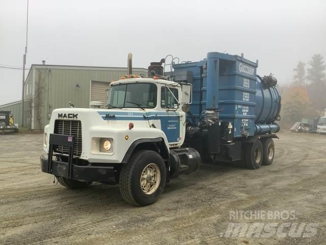 Mack RB690S 組合/真空油槽車