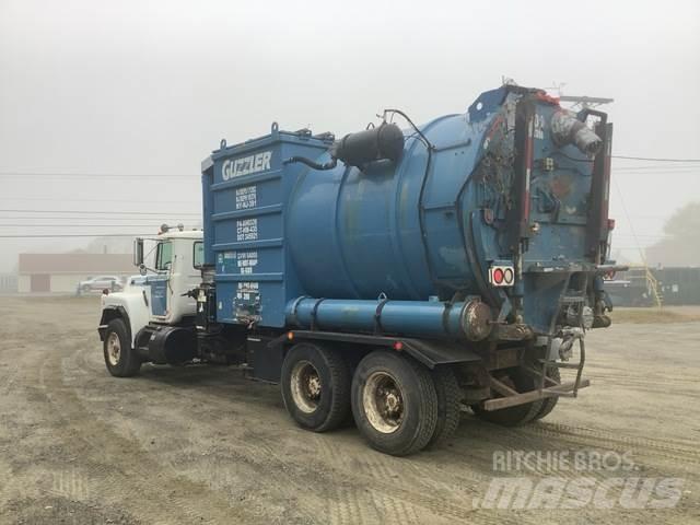 Mack RB690S 組合/真空油槽車