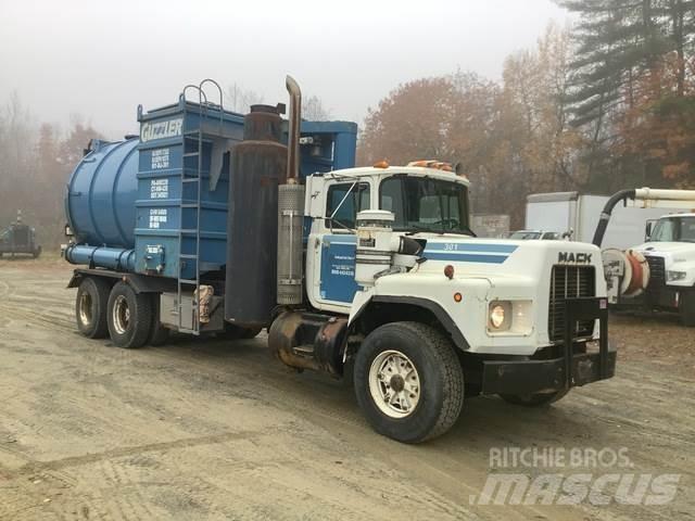 Mack RB690S 組合/真空油槽車