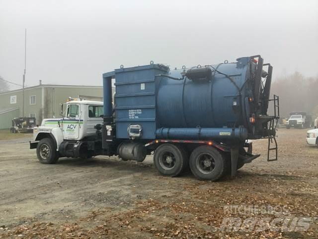 Mack RB690S 組合/真空油槽車