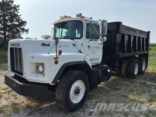 Mack RB690S 傾卸式卡車