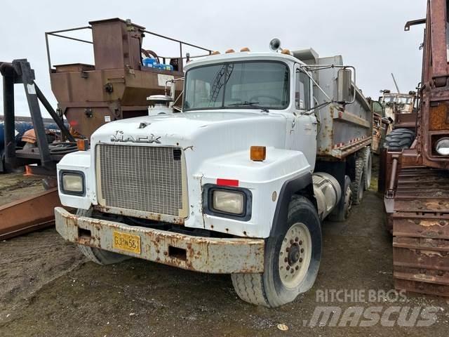 Mack RD688S 傾卸式卡車